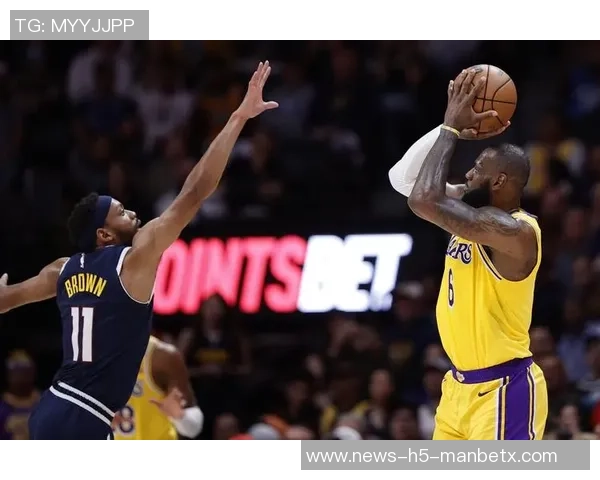 詹姆斯状态回暖过去7场表现出色场均279分79板76助命中率高达55